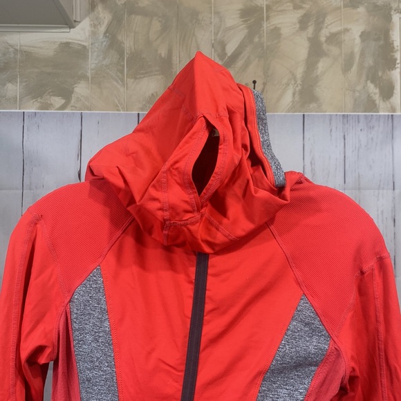 348. Lululemon cross train run for life pullover long sleeve shirt, size 4 - Picture 6 of 8